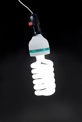 포토 JPG 해외이미지 1 백그라운드 전구 유리 아이디어 나선형 사람없음 경제 빛 환경 검은색 힘 장비 에너지 램프 큼 오브젝트 에코 튜브 형광등 효율 해외202004 해외포토 컬러 컨셉 무늬 재질 전등 조명 크기 파일형식 이미지허브