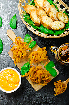 포토 JPG 해외이미지 접시 아시아 음식 채소 고추 양파 치즈 거리 파프리카 맥주 요리 동양인 사람없음 파티 식사 저녁식사 튀김 흰색 인도인 속도 매움 체코 망고 시금치 깊이 채식주의자 파키스탄 할라피뇨 힌두교 해외202004 해외포토 외국인 식기 유럽 나라 종교 컬러 유제품 주류 인종 이벤트 맛 열대과일 채식 파일형식 이미지허브