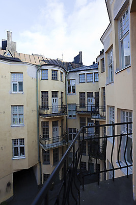 포토 JPG 해외이미지 여행 오렌지 건축양식 창문 하늘 지붕 주택 사람없음 건물 빨간색 파란색 컬러풀 노란색 발코니 가을 도시 센터 리빙 뒤뜰 스칸디나비아 헬싱키 해외202004 해외포토 건축물 계절 건축 컬러 과일 핀란드 파일형식 이미지허브