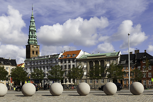포토 JPG 해외이미지 외관 유럽 여행 건축양식 하늘 지붕 거리 주택 파노라마 덴마크 풍경 사람없음 건물 물 파란색 도시풍경 교회 탑 도시 도심 스카이라인 스칸디나비아 코펜하겐 수평선 해외202004 해외포토 자연요소 건축물 건축 나라 컬러 촬영기법 북유럽 파일형식 이미지허브
