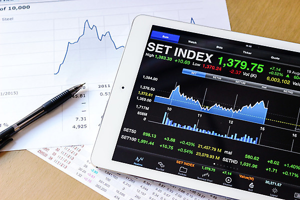 포토 JPG 해외이미지 종이 백그라운드 돈 비즈니스 통계 성공 그래프 사람없음 그래픽 금융 경제 숫자 볼펜 세일 자료 저축 정보 성장 시장 선택 계획 인쇄 분석 분수 무역 보고서 문서 투자 점검 회계 개발 경영 계좌 골 수입 위기 해외202004 해외포토 문자 산업 컨셉 펜 재산 파일형식 이미지허브