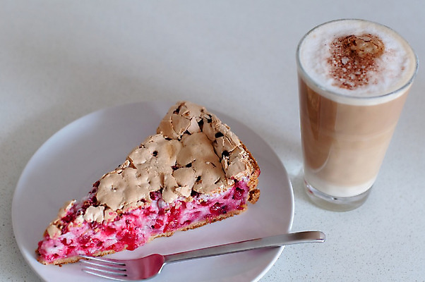 포토 JPG 해외이미지 접시 열매 커피 음료 음식 조각 백그라운드 포크 다이어트 과일 아침 휴식 디저트 따뜻함 사람없음 컵 빨간색 케이크 거품 카페 빵집 우유 흰색 신선 달콤 굽기 먹기 크림 칼로리 카푸치노 건포도 라떼 머랭 식욕 카페인 타르트 페스츄리 해외202004 해외포토 주간 식물 식기 빵 컬러 컨셉 모션 포도 유제품 건강 상점 맛 구이 파이_빵 건과일 파일형식 이미지허브