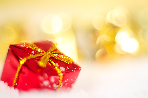 포토 JPG 해외이미지 리본 크리스마스 겨울 휴가 새해 선물 사람없음 장식 빨간색 빛 상자 흰색 축하 신용카드 황금 작음 활 보케 카피스페이스 해외202004 해외포토 계절 기념일 컬러 컨셉 금융 공백 크기 파일형식 이미지허브