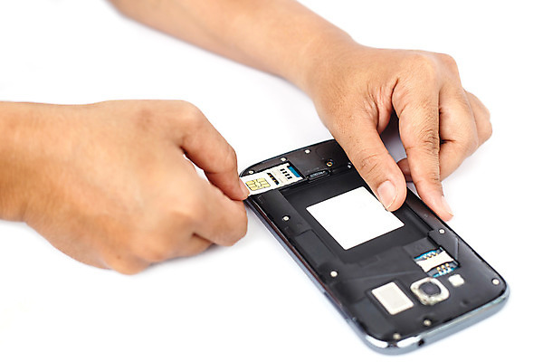 포토 JPG 해외이미지 아이콘 손 백그라운드 자연 모바일 세포 사람 사람없음 스마트폰 핸드폰 태양 디지털 스크린 힘 장비 터치 에너지 흰색 잡기 연결 USB 가득함 스마트 충전 고립 베터리 요금 충전기 공급 해외202004 해외포토 자연요소 컬러 컨셉 모션 신체부위 전자제품 스마트기기 기계 생태계 파일형식 이미지허브