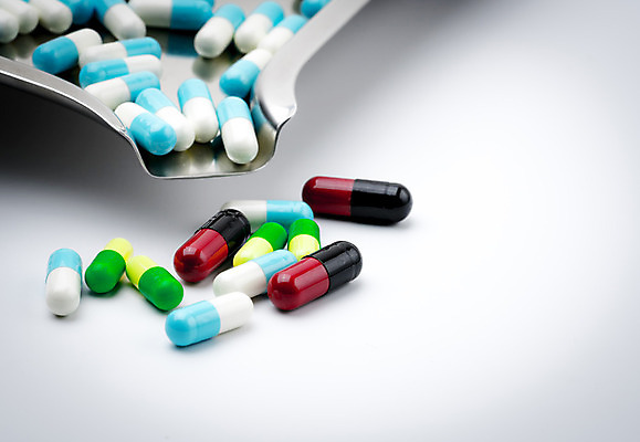 포토 JPG 해외이미지 산업 백그라운드 컨셉 쟁반 건강 병원 사람없음 빨간색 초록색 파란색 컬러풀 글로벌 알약 약 노란색 쌓기 검은색 고통 흰색 중앙 질병 작음 큼 약국 관절염 치수 처방 조제 반항 경영 스테인레스 진통제 항생제 해외202004 해외포토 감정 컬러 비즈니스 의학 모션 크기 만들기 파일형식 이미지허브