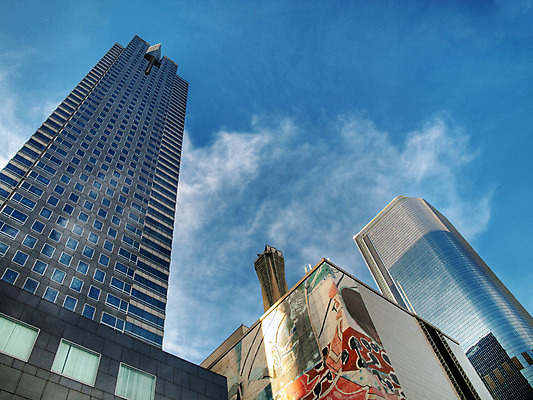 포토 JPG 해외이미지 구름 비즈니스 건축양식 창문 유리 하늘 천사 바닥 아파트 사람없음 건물 파란색 사무실 반사 탑 고층빌딩 미국 거울 도시 재산 그래피티 큼 상승 로스앤젤레스 진짜 해외202004 해외포토 자연요소 건축물 건축 컬러 컨셉 북아메리카 재질 주택 빌딩 금융 낙서 크기 그림 파일형식 이미지허브