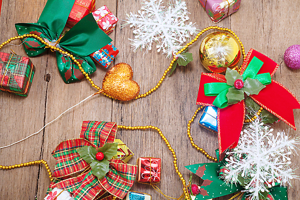 포토 JPG 해외이미지 전통 디자인 행복 크리스마스 겨울 자연 휴가 새로움 선물 사람없음 목재 장식 빨간색 초록색 상자 컬러풀 흰색 나뭇가지 축하 인사 시간 소나무 신용카드 야간 12월 연도 복고 전나무 원뿔 12 옛날 해외202004 해외포토 자연요소 도형 나무 계절 기념일 감정 컬러 컨셉 재료 금융 숫자 예절 날짜 생태계 파일형식 이미지허브