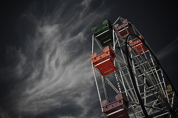 포토 JPG 해외이미지 공원 여행 비즈니스 하늘 휴가 사람없음 파란색 컬러풀 축제 산책로 바퀴 원형 서커스 속도 캘리포니아 롤러 회전목마 공평 해외202004 해외포토 도형 공공시설 길 컬러 미국 놀이기구 파일형식 이미지허브