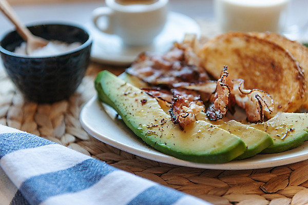 포토 JPG 해외이미지 커피 음식 조각 백그라운드 탁자 육류 돼지고기 요리 사람없음 목재 컵 빨간색 주방 식당 식사 우유 튀김 신선 조끼 뜨거움 맛 그릴 아침식사 굽기 햄 슬라이스 토스트 베이컨 얇은 해로움 해외202004 해외포토 나무 식기 음료 빵 컬러 가구 컨셉 식재료 재료 주방용품 유제품 상점 외투 구이 파일형식 이미지허브