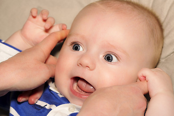 포토 JPG 해외이미지 백인 1 응시 남자 행복 얼굴 어린이 주택 건강 한명 웃음 사람 소년 기쁨 흰색 침대 표현 아기 신생아 달콤 작음 부드러움 월 거짓말 걸음마 결백 돌봄 천진난만 해외202004 해외포토 서양인 시선 감정 컬러 가구 컨셉 모션 표정 건물 신체부위 감각 날짜 맛 크기 파일형식 이미지허브