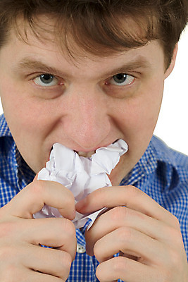 포토 JPG 해외이미지 손 남자 종이 조각 백그라운드 한명 사람 성인 흰색 잡기 먹기 시트 한조각 고립 구김 해외202004 해외포토 1 컬러 모션 신체부위 파일형식 이미지허브