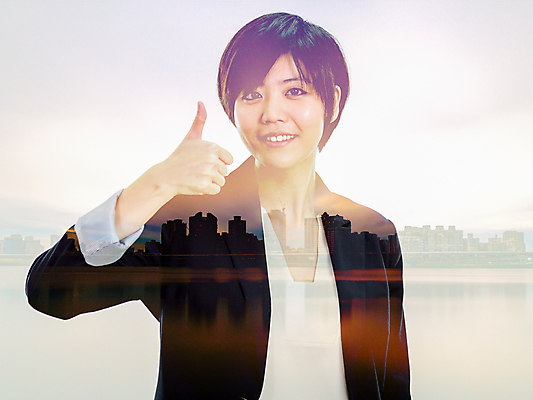 포토 JPG 해외이미지 직업 1 여자 행복 아시아 얼굴 백그라운드 컨셉 셔츠 비즈니스 성공 미래 노동자 한명 사람 동양인 정장 성인 건물 도시풍경 사무실 믿음 검은색 중국 엄지손가락 표현 도시 최고 비즈니스맨 비즈니스우먼 자신감 만족 스카이라인 더블 필승 혼자 많음 카피스페이스 해외202004 해외포토 건축물 옷 남자 감정 나라 컬러 상의 손가락 인종 풍경 신체부위 공백 우승 직장인 파일형식 이미지허브