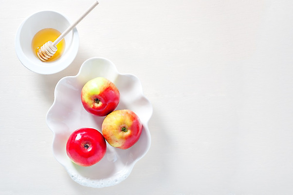 포토 JPG 해외이미지 전통 라이프스타일 접시 디자인 계절 종교 문화 음식 조각 백그라운드 과일 탁자 휴가 새로움 실내 사람없음 목재 빨간색 컬러풀 우주 수확 기도 시골 축하 인사 신용카드 의식 달콤 사과 연도 심볼 석류 꿀 유대인 건강식 엘리먼트 유태교 개조 해외202004 해외포토 나무 식기 컬러 가구 컨셉 농업 재료 내부 생활 금융 예절 맛 파일형식 이미지허브