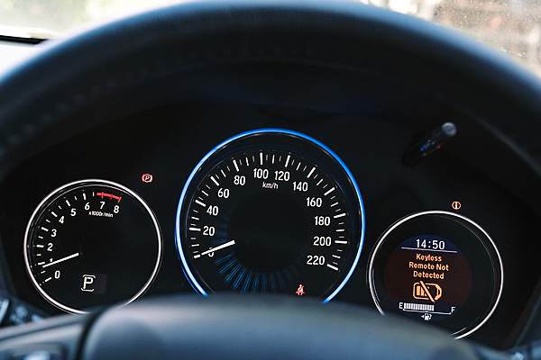 포토 JPG 해외이미지 1 라이프스타일 디자인 여자 남자 행복 도로 얼굴 음악 스포츠 여행 노래 교통시설 자동차 휴가 화살 실내 웃음 사람 앉기 성인 사람없음 내부 빨간색 친구 빛 숫자 검은색 힘 듣기 운전 자유 수확 기구 판넬 바 오픈 막대기 운전사 계산대 측정 사인 오픈카 속도 복고 연료 다이얼 엔진 계량기 계기판 고용 그만 디젤 블러 속도계 자동 제어 충고 한계 해외202004 해외포토 직업 문자 감정 길 육상교통 컬러 교통 컨셉 농업 관계 모션 승용차 문화예술 표정 생활 신체부위 구직 시설 채용 파일형식 이미지허브