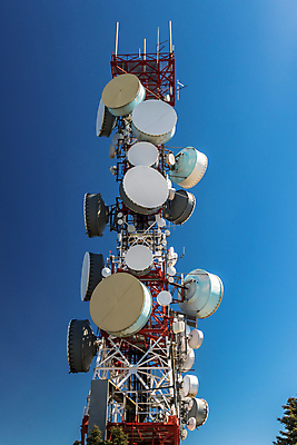 포토 JPG 해외이미지 접시 산업 파도 통신 하늘 모바일 산 세포 안테나 사람없음 야외 파란색 탑 금속 텔레비전 자료 장비 인공위성 정보 네트워크 중앙 역 연결 큼 무선전화기 전화기 수화기 라디오 신호 방송 공학 돛대 전송 송신기 채널 철강 해외202004 해외포토 식기 건축물 교육 바다 컬러 교통시설 재질 전자제품 크기 파일형식 이미지허브