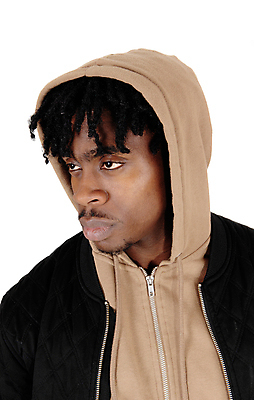 포토 JPG 해외이미지 1 헤어스타일 응시 옷 남자 얼굴 백그라운드 수염 한명 사람 20대 성인 머리 유행 검은색 흰색 표현 자신감 입 닫기 시원함 싱글 슛 내추럴 고립 스타일 해외202004 해외포토 시선 감정 컬러 모션 청년 신체부위 파일형식 이미지허브