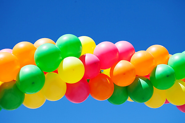 포토 JPG 해외이미지 행복 분홍색 백그라운드 오렌지 하늘 휴가 기념 사람 이벤트 사람없음 빨간색 초록색 파란색 빛 컬러풀 장난감 햇빛 노란색 파티 맑음 보라색 축제 놀람 기쁨 흰색 축하 생일 그룹 다발 오브젝트 풍선 강렬 해외202004 해외포토 기념일 감정 컬러 컨셉 과일 날씨 표정 태양 파일형식 이미지허브