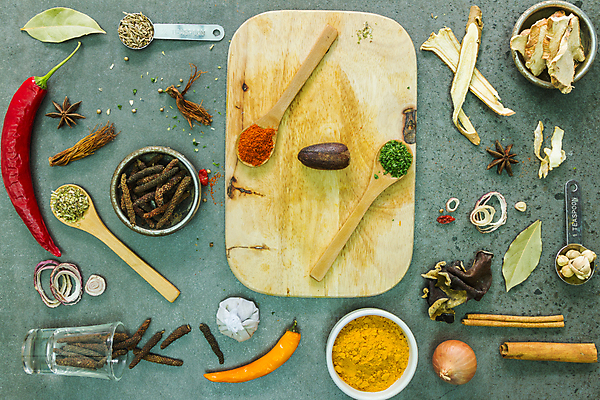 포토 JPG 해외이미지 계절 음식 재료 고추 마늘 종류 요리 사람없음 컬러풀 주방 양념 고수 선택 가루 허브 향신료 레시피 후추 생강 강렬 놋쇠 시나몬 강황 해외202004 해외포토 식물 컬러 컨셉 채소 식재료 향미료 파일형식 이미지허브