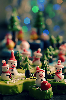 포토 JPG 해외이미지 나무 계절 백그라운드 크리스마스장식 크리스마스 겨울 눈사람 조류 추상 휴가 미술 사람없음 장식 컬러풀 크리스마스트리 산타클로스 놀람 소나무 즐거움 만족 점토 해피뉴이어 DIY 노엘 솜씨 핸드메이드 크리스마스배경 해외202004 해외포토 식물 동물 기념일 감정 컬러 무늬 문화예술 표정 취미 새해인사 파일형식 이미지허브