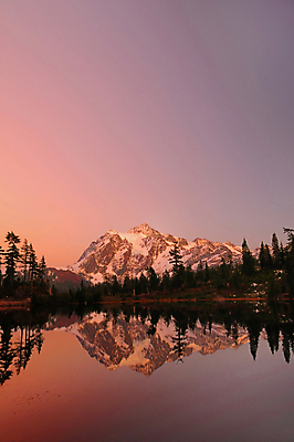 포토 JPG 해외이미지 나무 구름 호수 백그라운드 잎 자연 하늘 산 사람없음 야외 초록색 물 파란색 빛 반사 일몰 새벽 폭포 거울 흰색 나뭇가지 소나무 저녁 숲 그림 빙하 상록수 침엽수 전나무 내추럴 대칭 워싱턴 제빵사 해외202004 해외포토 자연요소 식물 직업 컬러 노을 미국 야간 생태계 파일형식 이미지허브