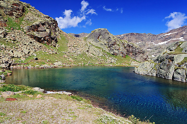 포토 JPG 해외이미지 구름 유럽 호수 여행 자연 하늘 산 파노라마 풍경 사람없음 야외 초록색 물 여름 파란색 반사 환경 계곡 맑음 침묵 이탈리아 알프스 암초 절정 터키석 해외202004 해외포토 자연요소 계절 나라 컬러 날씨 촬영기법 소리 보석 생태계 파일형식 이미지허브
