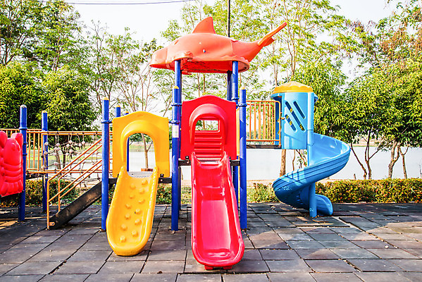 포토 JPG 해외이미지 나무 공원 행복 어린이 백그라운드 놀이 하늘 나선형 사람없음 야외 목재 초록색 세트 컬러풀 장난감 계단 정원 봄 기쁨 장비 게임 미끄럼틀 놀이터 플라스틱 그네 체육관 오르기 튜브 쉬는시간 단계 철강 해외202004 해외포토 식물 계절 공공시설 감정 컬러 무늬 재료 모션 재질 휴식 사람 놀이기구 파일형식 이미지허브