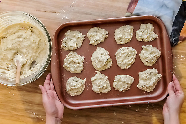 포토 JPG 해외이미지 백인 손 음식 빵 크리스마스 재료 탁자 주택 요리 사람 사람없음 목재 크래커 쿠키 식사 저녁식사 빵집 껍질 시골 신선 달콤 낟알 굽기 준비 날것 만들기 밀가루 레시피 생식 채식주의자 핸드메이드 카피스페이스 해외202004 해외포토 서양인 나무 기념일 가구 모션 디저트 건물 신체부위 상점 공백 맛 가루 구이 채식 파일형식 이미지허브