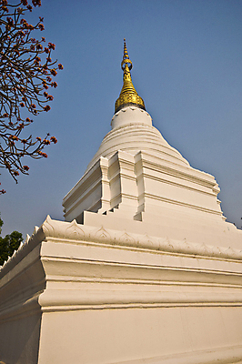 포토 JPG 해외이미지 전통 아시아 종교 문화 불교 건축양식 태국 동양인 사람없음 건물 탑 교수 사찰 영혼 역사 신성 수도원 사리탑 옛날 웅장함 해외202004 해외포토 건축물 건축 나라 종교건축 인종 교사 파일형식 이미지허브