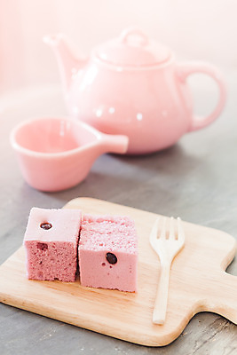 포토 JPG 해외이미지 전통 접시 문화 음식 분홍색 백그라운드 과일 태국 디저트 건강 요리 동양인 사람없음 컵 케이크 식사 중국 빵집 흐름 수확 달콤 맛 설탕 컵케이크 굽기 먹기 크림 밀가루 부드러움 성분 핸드메이드 해외202004 해외포토 식기 아시아 컬러 컨셉 농업 모션 인종 상점 감각 가루 구이 파일형식 이미지허브