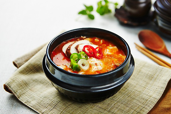포토 JPG 스튜디오촬영 한식 음식 젓가락 실내 사람없음 찌개 삼베 뚝배기 나무숟가락 순두부찌개 국내포토 수저 내부 숟가락 파일형식 천_직물