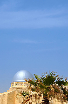 포토 JPG 해외이미지 나무 전통 종교 문화 벽 여행 건축양식 아프리카 하늘 풍경 사람없음 탑 바위 중앙 이슬람교 모스크 아라비아 타운 동쪽 아랍어 옛날 튀니지 스타일 해외202004 해외포토 식물 건축물 건축 나라 돌_바위 도시 방향 파일형식 이미지허브