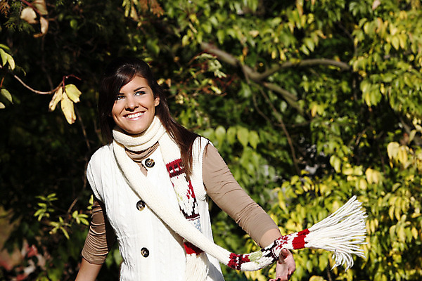 포토 JPG 해외이미지 나무 공원 여자 잎 자연 휴식 한명 사람 야외 기쁨 아내 해외202004 해외포토 식물 1 공공시설 감정 컨셉 생태계 파일형식 이미지허브