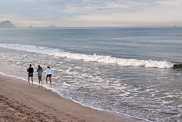 포토 JPG 해외이미지 모래 파도 바다 섬 자연 멕시코 아메리카 사람 사람없음 야외 세명 물 햇빛 평화 고요 새벽 태평양 해외202004 해외포토 자연요소 컨셉 북아메리카 태양 대륙 생태계 파일형식 이미지허브