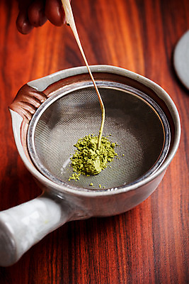 포토 JPG 해외이미지 사람없음 숟가락 도자기 사발 차 가루 녹차 대나무 준비 주인 해외202004 해외포토 나무 음료 수저 차_음료 사기그릇 파일형식 이미지허브