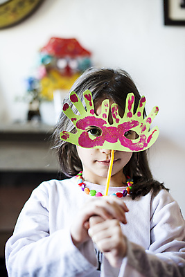 포토 JPG 해외이미지 백인 라이프스타일 드레스 옷 행복 얼굴 어린이 백그라운드 놀이 주택 가면 한명 사람 소년 장식 파티 페인트 할로윈 광대 축하 유머 서커스 6 연도 화가 옛날 해외202004 해외포토 서양인 직업 1 남자 감정 컨셉 이벤트 건물 생활 신체부위 숫자 파일형식 이미지허브