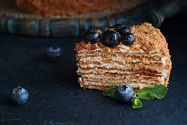 포토 JPG 해외이미지 접시 음식 백그라운드 컨셉 탁자 디저트 요리 사람없음 목재 장식 컵 갈색 케이크 얼음 검은색 어둠 빵집 수확 시골 축하 신선 원형 신용카드 생일 달콤 맛 정상 설탕 컵케이크 굽기 먹기 상쾌 블루베리 레시피 꿀 옛날 페스츄리 핸드메이드 해외202004 해외포토 자연요소 도형 나무 식기 기념일 감정 빵 컬러 가구 농업 과일 재료 모션 금융 상점 구이 파일형식 이미지허브