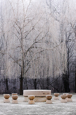 포토 JPG 해외이미지 나무 문화 조각 겨울 의자 탁자 미술 풍경 사람없음 침묵 바위 재산 서리 예술가 층 기념물 루마니아 일반 목각 천연기념물 명품 석회암 우수 조각가 눈내림 스타일 해외202004 해외포토 식물 계절 유럽 가구 문화예술 눈_날씨 금융 소리 암석 돌_바위 상품 절기 파일형식 이미지허브