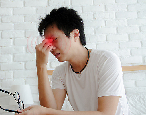 포토 JPG 해외이미지 여자 남자 안경 얼굴 비즈니스 사업가 창문 노동자 스트레스 주택 건조 건강 피곤 한명 사람 앉기 동양인 성인 파란색 컴퓨터 사무실 방 고통 슬픔 흰색 침대 표현 잡기 잠 업무 비즈니스우먼 가장자리 야간 코 두통 문제 제비 압력 편두통 해외202004 해외포토 자연요소 직업 1 잡화 감정 컬러 가구 컨셉 모션 조류 인종 건물 신체부위 전자제품 작업 직장인 둘레 질병 파일형식 이미지허브