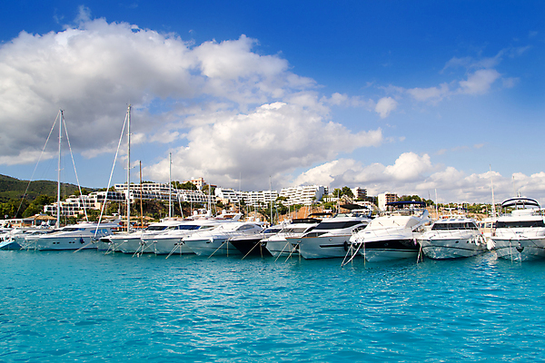 포토 JPG 해외이미지 라이프스타일 바다 섬 여행 요트 교통시설 자연 하늘 휴가 항해 풍경 사람없음 가로 물 여름 파란색 햇빛 마을 항구 침묵 보트 스페인 고급 크루즈 지중해 정박 함선 장면 포트 터키석 해외202004 해외포토 자연요소 계절 유럽 컬러 교통 컨셉 배_교통 생활 태양 소리 보석 시설 생태계 파일형식 이미지허브
