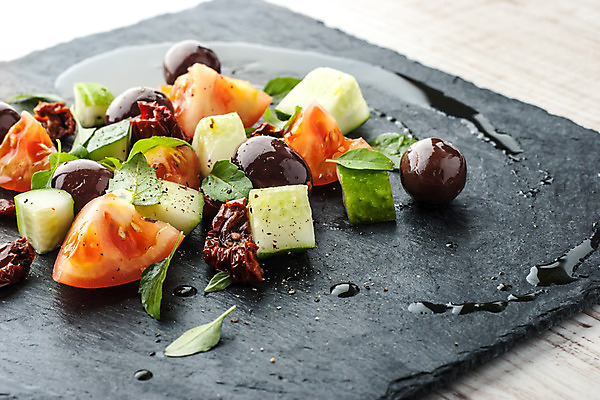 포토 JPG 해외이미지 음식 백그라운드 토마토 채소 재료 부분 탁자 오이 건조 요리 사람없음 목재 빨간색 초록색 식당 검은색 식사 이탈리아 흰색 신선 혼합 지중해 먹기 준비 올리브 후추 바질 채식주의자 토스카나 비건 해외202004 해외포토 나무 열매 유럽 바다 컬러 가구 모션 상점 향신료 채식 파일형식 이미지허브