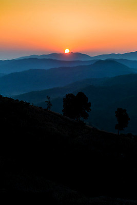 포토 JPG 해외이미지 나무 식물 구름 계절 공원 여행 백그라운드 자연 하늘 아침 산 발렌타인데이 사랑 풍경 사람없음 야외 여름 빛 햇빛 태양 노란색 일출 환경 일몰 봄 새벽 안개 가을 시골 달콤 저녁 숲 땅 장면 천국 내추럴 해외202004 해외포토 주간 자연요소 공공시설 감정 컬러 데이이벤트 날씨 노을 맛 야간 생태계 파일형식 이미지허브