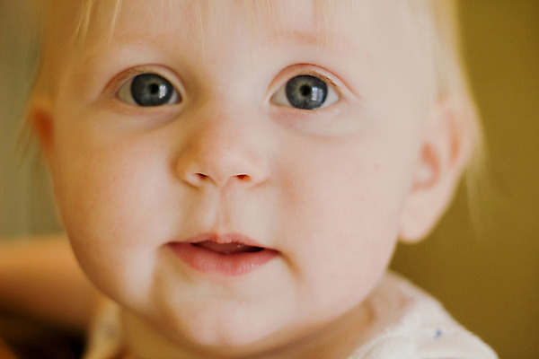 포토 JPG 해외이미지 모델 딸 행복 얼굴 어린이 자연 놀이 미래 새로움 건강 한명 웃음 사람 파란색 흰색 아기 신생아 오픈 입 달콤 작음 부드러움 세대 돌봄 해외202004 해외포토 1 감정 컬러 컨셉 가족 모션 표정 신체부위 감각 맛 크기 생태계 파일형식 이미지허브