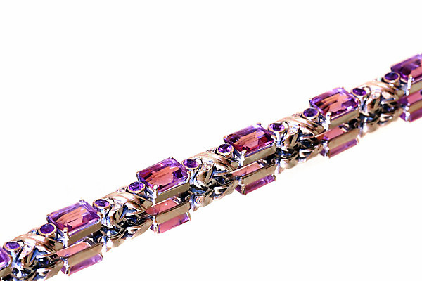 포토 JPG 해외이미지 모양 아이콘 1 분홍색 유리 결혼식 선물 이벤트 사람없음 빨간색 파란색 빛 반사 3D 보라색 흰색 투명 화려 재산 황금 고급 닫기 큼 크리스탈 보석 심볼 오브젝트 카지노 만들기 에메랄드 다이아몬드 약혼 보물 빛망울 고립 고체 돌봄 루비 사파이어 터키석 해외202004 해외포토 컬러 결혼 컨셉 모션 재질 금융 도박 크기 광석 디지털합성 약속 파일형식 이미지허브