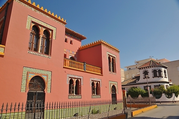 포토 JPG 해외이미지 모양 디자인 벽 비즈니스 건축양식 하늘 아파트 주택 사람없음 야외 건물 금융 파란색 빛 반사 탑 고층빌딩 블록 발코니 스페인 재산 도심 큼 타운 그라나다 안달루시아 해외202004 해외포토 건축물 건축 유럽 컬러 빌딩 경제 도시 크기 파일형식 이미지허브