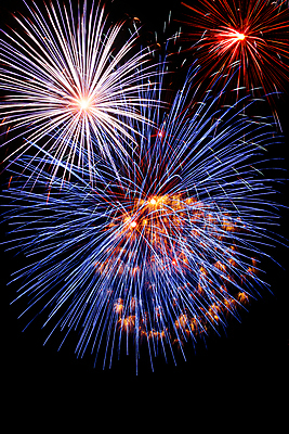 포토 JPG 해외이미지 기념일 행복 백그라운드 하늘 불 휴가 새로움 기념 폭죽 이벤트 사람없음 빨간색 컬러풀 검은색 축제 어둠 기쁨 로켓 축하 4 야간 저녁 폭발 연도 파열 7월 독립 전국 해외202004 해외포토 자연요소 감정 컬러 컨셉 숫자 날짜 파일형식 이미지허브