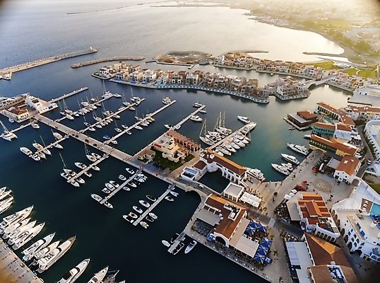 포토 JPG 해외이미지 라이프스타일 유럽 바다 섬 요트 중동 건축양식 새로움 주택 항해 안테나 파노라마 사람없음 건물 물 빛 도시풍경 컬러풀 햇빛 여행객 상점 항구 식당 맑음 어둠 일몰 산책로 기둥 도시 만 보트 황무지 센터 중세 역사 고급 우아함 지중해 빌라 맨션 그리스 클럽 휴양지 상업 베네치아 지역 포트 동쪽 스카이라인 리빙 남쪽 종료 개발 복잡 지원 코스모폴리탄 해외202004 해외포토 사이프러스공화국 자연요소 건축물 건축 나라 길 컬러 컨셉 배_교통 통신 교통시설 날씨 촬영기법 사람 풍경 생활 태양 노을 이탈리아 장소 칵테일 방향 파일형식 이미지허브