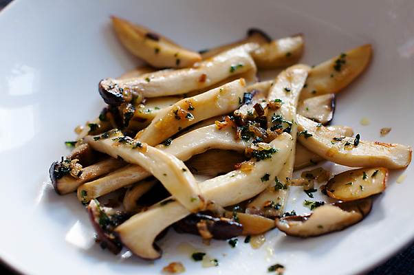 포토 JPG 해외이미지 접시 음식 줄기 채소 재료 양파 파슬리 요리 사람없음 가로 갈색 버섯 튀김 굴 흰색 신선 그룹 왕 먹기 유기농 슬라이스 트럼펫 버터 프랑스어 곰팡이 식용 채식주의자 캡모자 해외202004 해외포토 식물 문자 모자_잡화 식기 웰빙 컬러 모션 어패류 금관악기 채식 파일형식 이미지허브