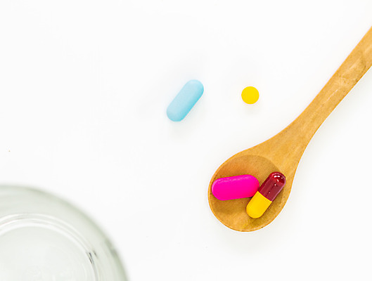 포토 JPG 해외이미지 회사 포장 건강 병원 사람 사람없음 알약 약 고통 의사 대접 은색 질병 약국 오브젝트 준비 두통 처방 레시피 테라피 흙더미 조제 돌봄 면역력 약사 치료제 헬프 항생제 해외202004 해외포토 감정 컬러 비즈니스 의학 모션 뷰티 흙 의료진 도움 만들기 파일형식 더미 이미지허브