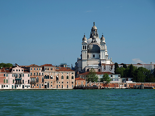 포토 JPG 해외이미지 여행 건축양식 창문 지붕 휴가 파노라마 사람없음 건물 산타클로스 이탈리아 궁전 도시 보트 역사 재산 심볼 수로 장면 베네치아 지역 모터보트 노젓기 경례 마리아 르네상스 바로크 바실리카 해외202004 해외포토 건축물 건축 유럽 종교 고건축 크리스마스 배_교통 모션 촬영기법 금융 인사 파일형식 이미지허브