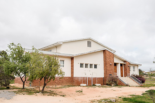 포토 JPG 해외이미지 종교 겨울 아프리카 거리풍경 사람없음 교회 마을 성경 그늘 타운 흐림 남아프리카 해외202004 해외포토 계절 나라 종교용품 종교건축 날씨 거리 풍경 건물 도시 파일형식 이미지허브